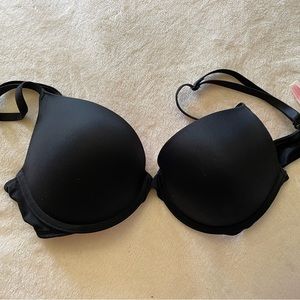 Black push-up bra